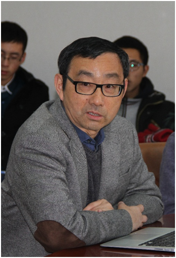 王斑教授在世文研讨课中 (曾宪飞 摄)