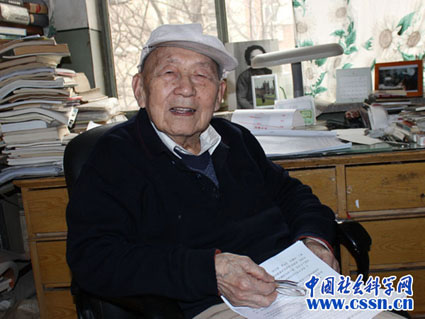 2013年3月2日,著名历史学家、思想文化史家、清华大学何兆武教授接受中国社会科学网记者采访。钟永新 摄 来源:中国社会科学网