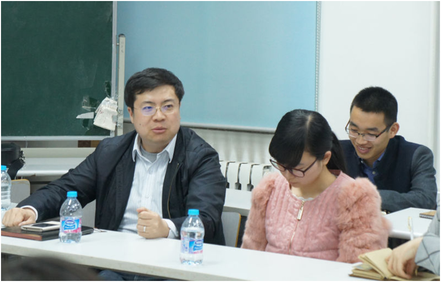 人文学院党委副书记解峰老师分享工作体会