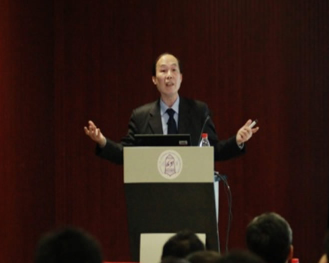 王晓朝教授演讲中